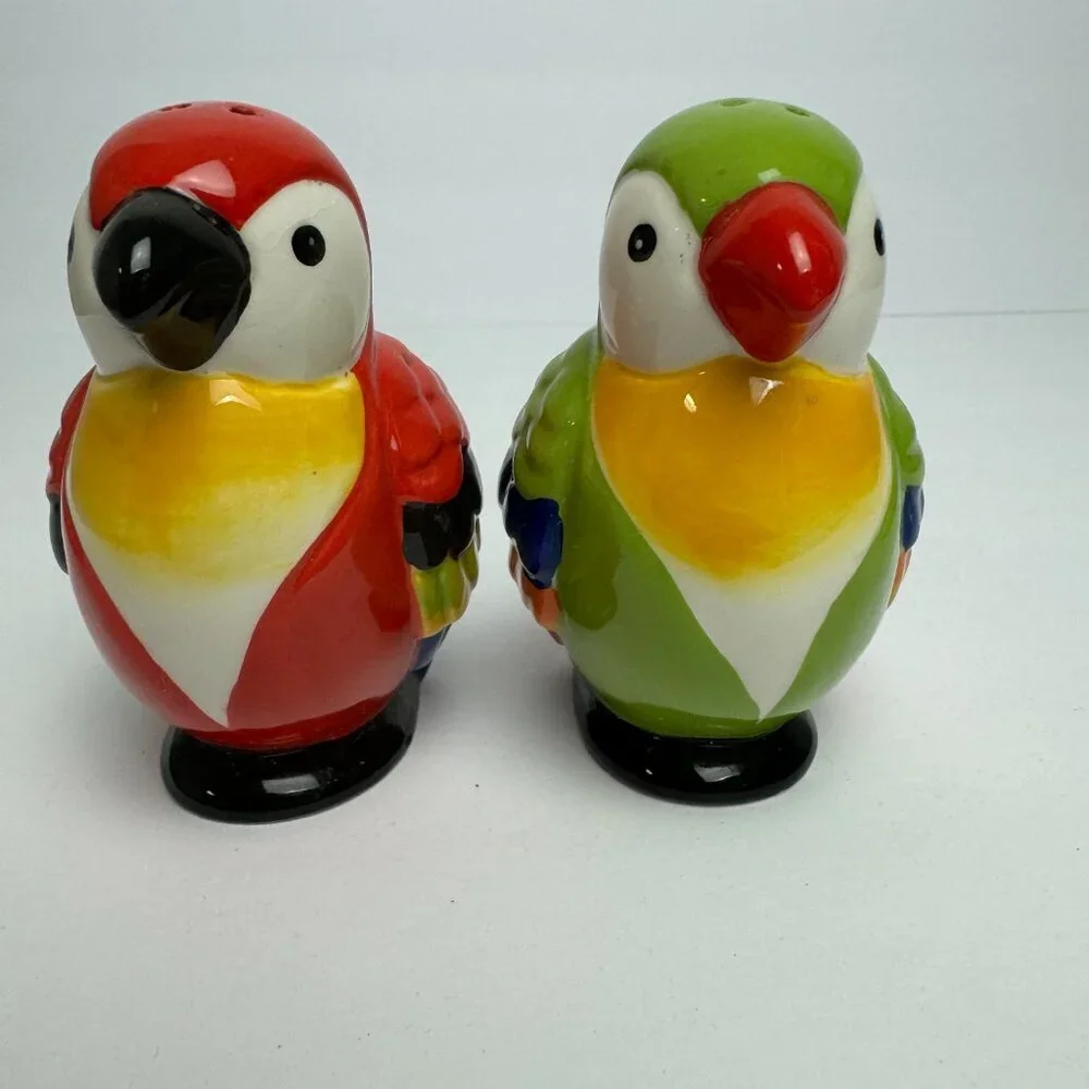 Pier 1 Pier One Parrot Salt & Pepper Shakers Set